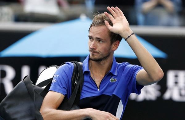 <br />
Тарпищев объяснил поражение Медведева в 1/8 финала Australian Open<br />
